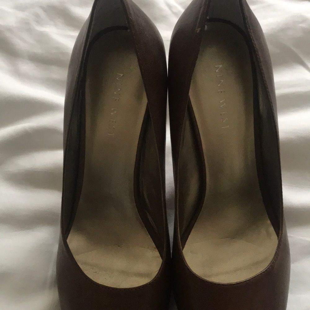 Shoes - Picture 4 of 5